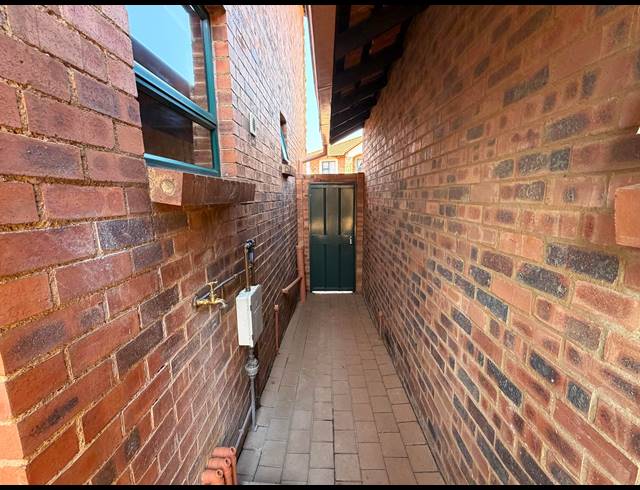 3 BEDROOM SECTIONAL TITLE FOR SALE IN MEYERSDAL